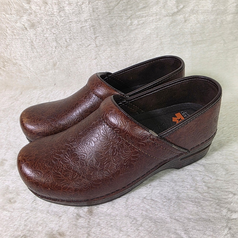 Dansko XP Pro Clogs Brown Floral Embossed Leather Womens 40 9